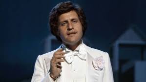 Le petit pain au chocolat (little chocolate bread) is a song by joe dassin. Partitions Et Accords De Joe Dassin Les Champs Elysees Et Si Tu N Existais Pas A Toi L Ete Indien Salut