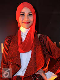 Desain semauku, pilih warna semauku, ujar zaskia usai jumpa tak hanya zaskia, masih ada sederet nama desainer yang turut menyumbangkan karyanya dalam koleksi. Hamil Zaskia Adya Mecca Desain Pakaian Mudah Menyusui Showbiz Liputan6 Com