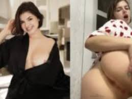 Kerolay Chaves famosa do tik tok sentando na piroca de borracha