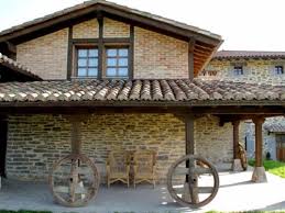 Mantiene la misma estructura que en sus orígenes pero adaptada a las necesidades turísticas del momento. Casa Rural Garabilla Alava Price Address Reviews