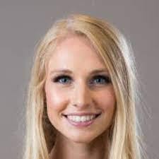 Kelly Ratzlaff's Instagram, Twitter & Facebook