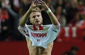 Перевод слова immobile, американское и британское произношение, транскрипция, словосочетания, однокоренные слова, примеры использования. Ø±Ø³Ù…ÙŠØ§ Ù„Ø§ØªØ³ÙŠÙˆ ÙŠØªØ¹Ø§Ù‚Ø¯ Ù…Ø¹ Ø§Ù„Ù…Ù‡Ø§Ø¬Ù… Ø§ÙŠÙ…ÙˆØ¨ÙŠÙ„ÙŠ