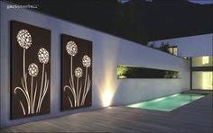 Sichtschutz Vista Mit Acrylglas Einsatz Und Beleuchtung Als Wandmotiv Aussenwanddekorationen Gartenmauer Designs Beleuchtung