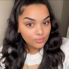 Ciara Calhoun's Instagram, Twitter & Facebook