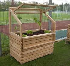 Kleines Hochbeet Mit Fruhbeet Fruhbeetaufsatz Von Gartenfrosch Cold Frame Raised Beds Diy Raised Garden