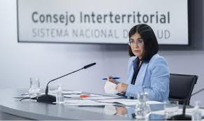 El gobierno elimina el uso obligatorio de mascarillas en interiores y exteriores · se recomienda utilizar la mascarilla en interiores si no se . Mascarilla En Exteriores Espana Elimina Su Uso