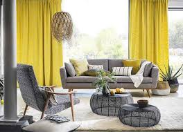 10 Idees Deco Pour Un Salon Jaune Et Gris Salon Gris Et Jaune Salon Jaune Decoration Salon Gris Et Jaune