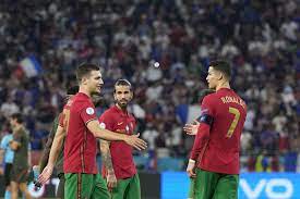 Moins assailli par les touristes, il représente également une agréable destination de vacances. 2v9jgxmkxs1hum