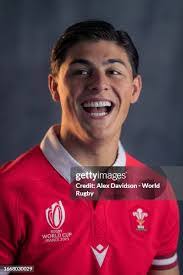 Ryan Elias's Instagram, Twitter & Facebook