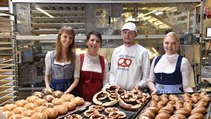 Tausende Brezen jeden Tag: Seit 50 Jahren backen sie für das Oktoberfest