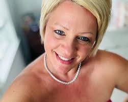 Gillian Stevenson's Instagram, Twitter & Facebook