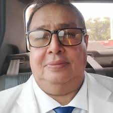 Para ser pastora tendrías que ser hombre. El problema nunca ha sido  simplemente que “no debes”.El problema es que ni aunque te otorguen el  título, ni aunque dirijas, prediques o tomes funciones