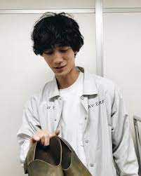 清原翔 on instagram あさイチ ありがとうございました 緊張したけど 楽しかったです エゾ鹿の革の靴 大切に使わせていただきます 写真は 実はアメトーーク の ちく王 でお会いしたことのある博多華丸さんと 今日ゲストでご一緒した生田智子さんと 嬉しい
