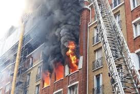 Non pas celui d'une explosion mais d'un avion de chasse, contraint de franchir le mur du son pour intercepter un avion de ligne un bruit très important à été entendu à paris et en région parisienne. Videos Violent Incendie Dans Un Immeuble Du 14eme Arrondissement De Paris 15 Blesses Actu Paris