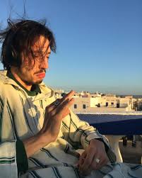 Elvis Romeo Romeo Elvis Rap Angele Bruxelles Belgique New Style 90 Emergent Art Artiste Rythm Woman Right Droit Combat Musique Romeo Elvis Paysage Ville Elvis