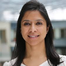 Karen Dewar's Instagram, Twitter & Facebook