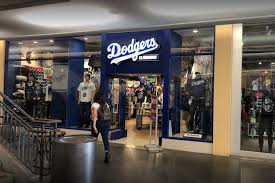 Kiosks can be found at sections 9, 10, 37 and 38, and majestic stands are at sections 24 and 25. Dodgers Clubhouse Hollywood Ca