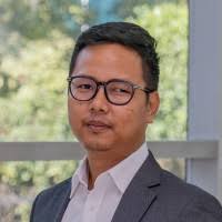 I am looking for a designer to join my team at Egon Zehnder if you are a  designer who always thinks there should be something more, feel free to  send me your