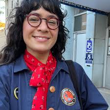 There are only four days of early voting left! 😱 I voted today to get the  special Halloween voter sticker 🦇➡️, and to make sure that