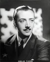 El 22 de julio de 1971 murió en la Ciudad de México el actor, productor y  cantante Emilio Tuero Cubillas, “El Barítono de Argel”, está sepultado en  el Panteón Español en una
