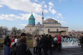 Mevlana, 1207 yılında bugünkü afganistan, o dönemde i̇ran sınırları içerisindeki horasan eyaletinin belh şehrinde dünyaya gelen ünlü felsefecidir. Ilahi Aska Adanmis Bir Omur Mevlana Mevlana Celaleddin I Rumi Kimdir Hayati Ve Eserleri Ntv