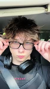 Kirsti Hammer's Instagram, Twitter & Facebook