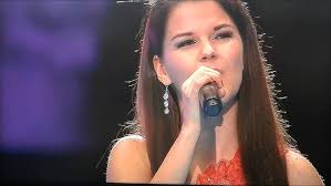 Anna Nero performs the national anthems of USA and Switzerland