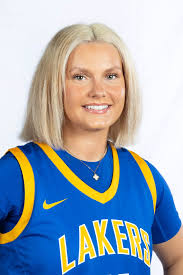 Amanda Roach's Instagram, Twitter & Facebook