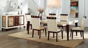 It is advisable to place a mirror in the dining room, as it denotes doubling of food on the table and thereby, abundance. Scientific Vastu Dining Room Architecture Ideas