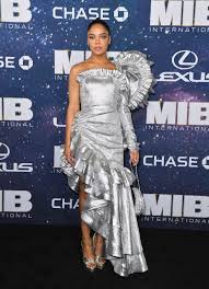 Chris hemsworth & tessa thompson talk all things men in black. See Tessa Thompson S Best Red Carpet And Street Style Looks Popsugar Fashion