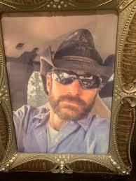 Kay Mott's Instagram, Twitter & Facebook