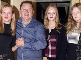 Václav kopta (55) a jeho manželka simona vrbická (54) patří mezi nejstabilnější herecká manželství u nás. Herec Vaclav Kopta A Simona Vrbicka Maji Vyroci 37 Let V Stastnem Manzelstvi A Prozradili Tajemstvi Sveho Trvaleho Vztahu Zivot
