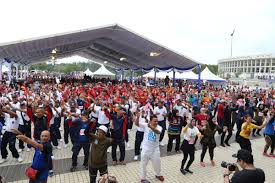 Berikut senarai menteri / timbalan menteri terbaru bagi tahun 2020 yang diumumkan sebentar tadi. Kkmm Category Majlis Perasmian Ekspresi Negaraku Oleh Yab Dato Seri Dr Ahmad Zahid Hamidi Timbalan Perdana Menteri Malaysia Di Wisma Bapak Malaysia Petra Jaya Kuching Sarawak Pada 05 11 2017 Image Majlis