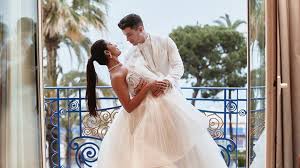 Viewers of the voice who also happen to love nick jonas have something to sing about today. Nick Jonas Und Priyanka Bekommen Eigene Hochzeits Show Promiflash De