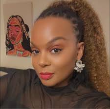 Cloudy Situation? 👀 Influencer argues with American Airlines fligh  attendant after being caught vaping