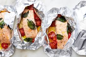 salmon and tomatoes in foil recipe