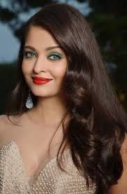 Aishwarya Rai Red Lips Aishwarya Rai Hairstyle Beautiful Girl Face Beautiful Bollywood Actress