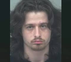 Enrique Jauregui, de 26 años, organizó una operación de tráfico ilegal en  2024, reclutando a sus compañeros soldados Ángel Palma, de 21 años, y  Emilio Mendoza López, de 22.