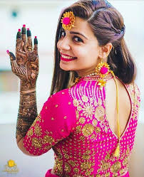 Mehandi Ceremony Mehndi Night By Professional Mehndi Artist Of Weddingwik Indian Wedding Photography Poses Mehendi Photography Indian Wedding Photography