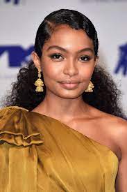 The Best Beauty Looks From The 2017 Vmas Finger Wave Hair Slicked Back Ponytail Curly Hair Styles