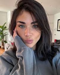 Ariel Serra - Free pics, galleries & more at Babepedia