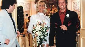 Robert geiss is a retired businessman and occasional preacher who grew up in church. Carmen Geiss Heiratete Robert Vor 25 Jahren In Strapsen Promiflash De