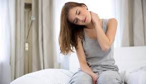 Cara melegakan sakit leher dan bahu akibat salah bantal. 7 Kiat Atasi Leher Sakit Akibat Salah Bantal Cantik Tempo Co