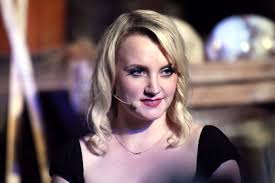 Born in the town of termonfeckin in ireland, she is one of four children to donal and. Harry Potter S Evanna Lynch Discusses Obsessive Fan Culture