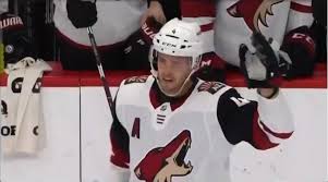 He hasn't played since mar. Blackhawks Pay Tribute To Niklas Hjalmarsson