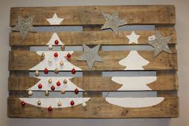 Weihnachtsdeko Aus Paletten Stars Weihnachtsbaum Xmas Meinbohn Weihnachtsdeko Bastelideen Urlaub Dekorieren