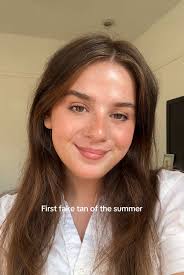 Dusk Cloud Paint Glossier