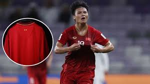 Đt việt nam rời khách sạn để tới svđ khalid bin mohammad, dubai, uae chuẩn bị cho trận giao hữu với jordan. Ao Ä'áº¥u Ä'á»™i Tuyá»ƒn Viá»‡t Nam 2020 Ä'Æ°á»£c Grand Sport He Lá»™