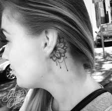 Black Bird Tattoo Behind Ear 40 Amazing Behind The Ear Tattoos For Women Tattooblend Behind Ear Tattoos Ear Tattoo Tattoos