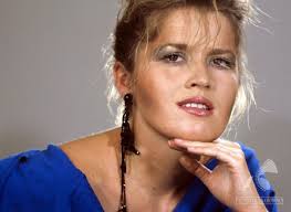 Who is Anna Wojton dating? Anna Wojton boyfriend, husband